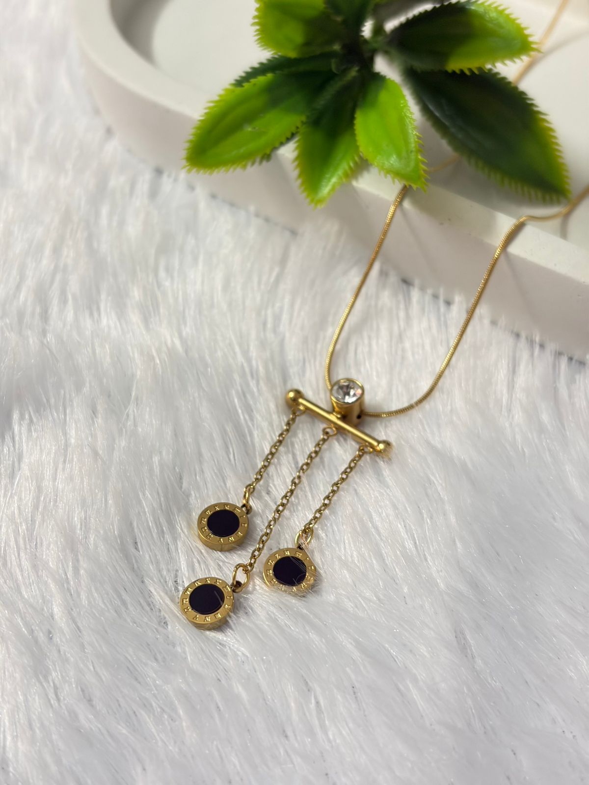 NOIR CHARM CHAIN